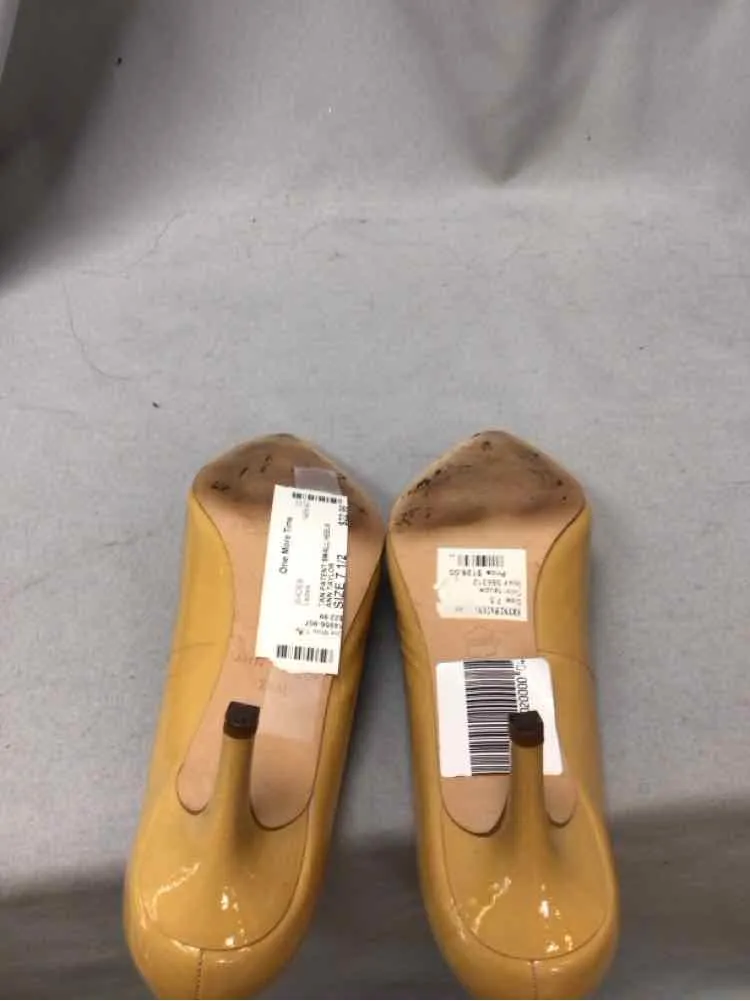 ANN TAYLOR SIZE 7 1/2 Ladies SHOES