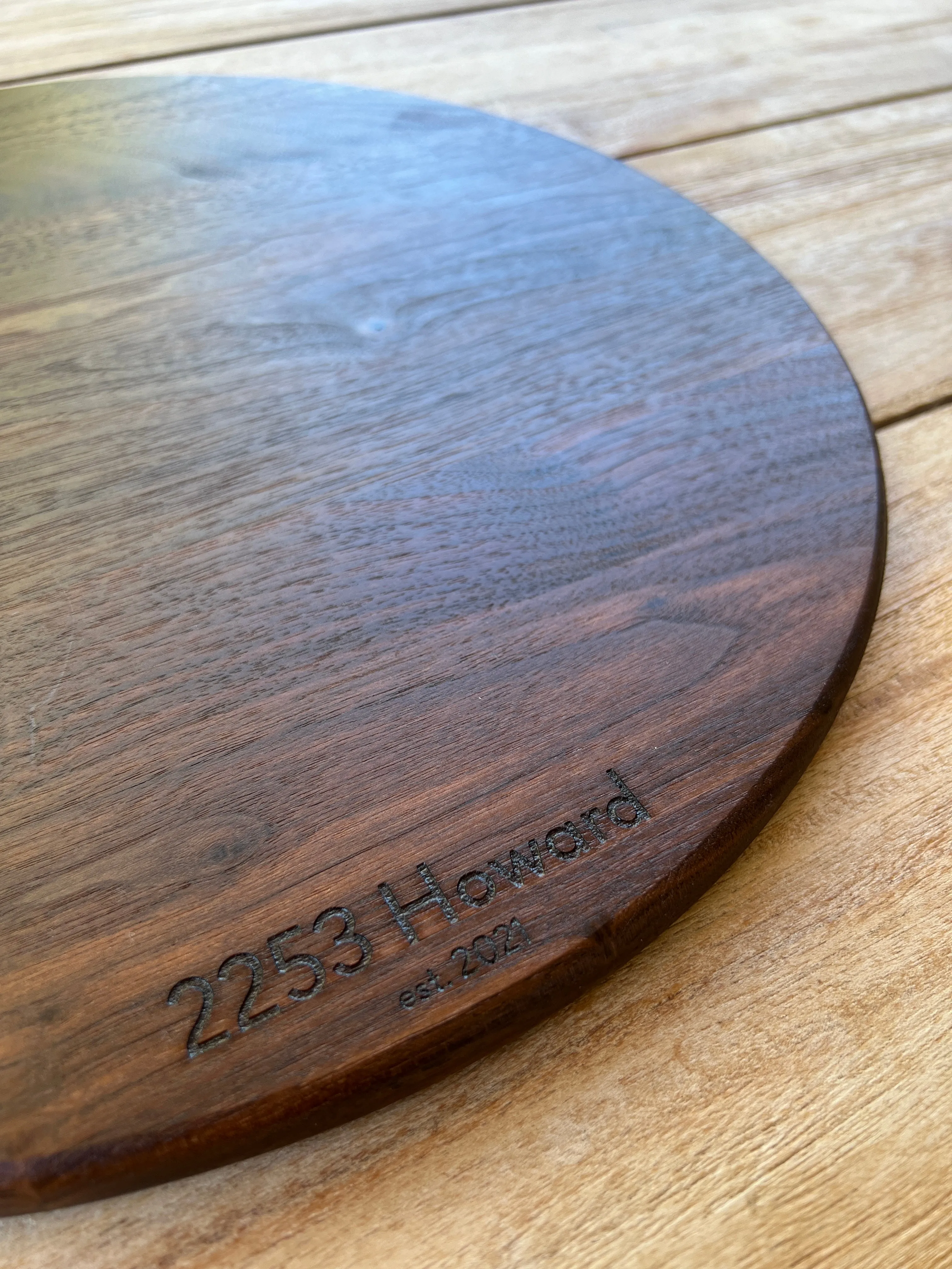 Circle Board (Walnut)