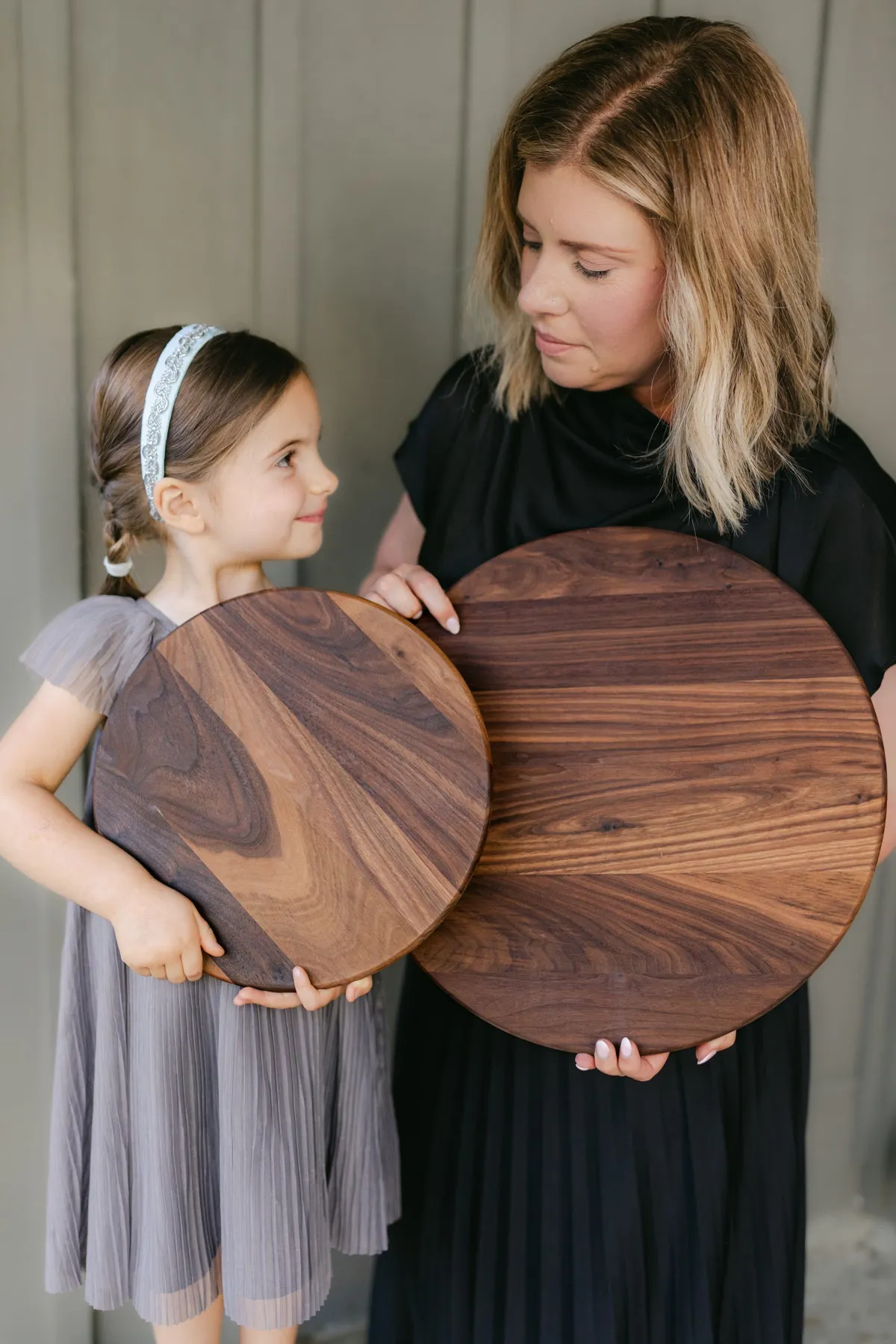 Circle Board (Walnut)