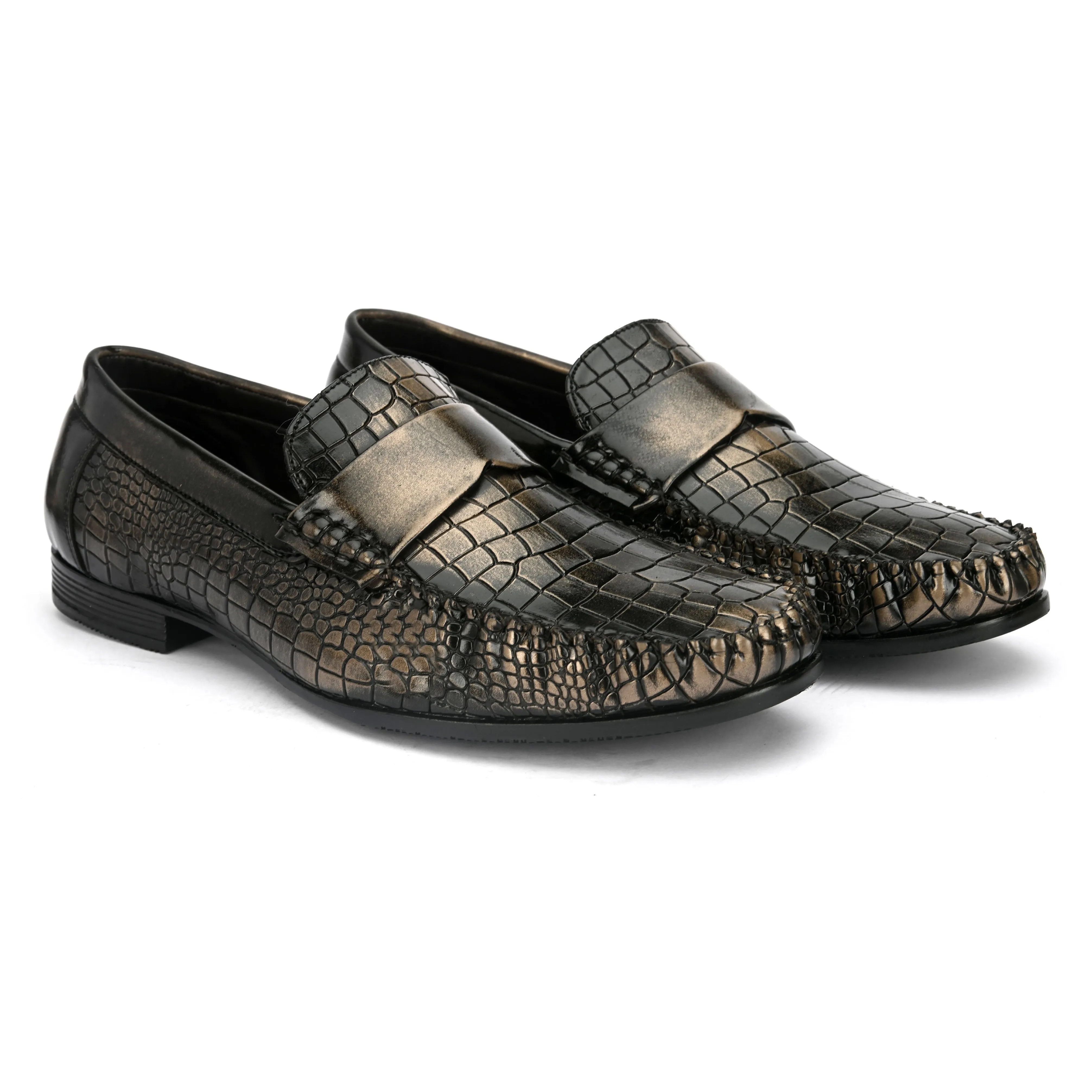 Dulcia Men's Golden Textured Driving Loafers