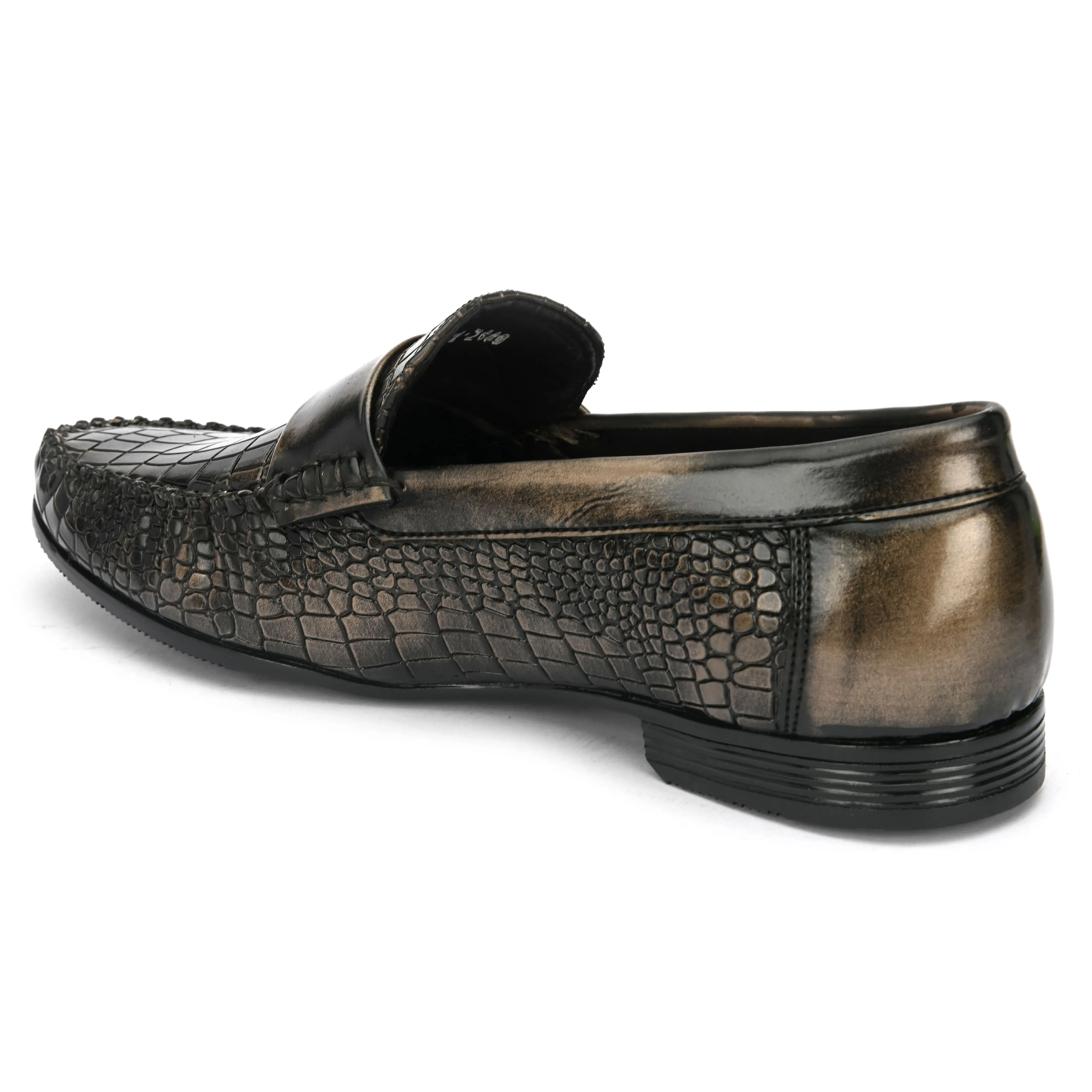 Dulcia Men's Golden Textured Driving Loafers