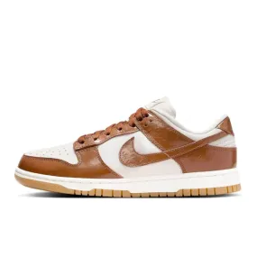 WOMEN'S NIKE DUNK LOW LX - PHANTOM/ALE BROWN-SAIL-METALLIC GOLD